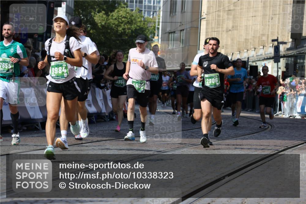 13.09.2026 - 21. swb-Marathon Bremen Strokosch-Dieckow http://msf.ph/oto/10338323 13.09.2026 13:19:39 Ziel 189, 666, 1599, 2390, 2423, 2535, 3182, 3508, 4319, 4455, 4819, 5172, 5371, 6008, 6137, 6633, 7754, 7945, 8153, 9552, 9638, 9805, 161, 411, 461, 1010, 1053, 1281, 1468, 1551, 1642, 2870, 2906, 3240, 3319, 3411, 3966, 4101, 4479, 4480, 7488, 7655, 8263, 9082, 9359, 9984 meine-sportfotos.de