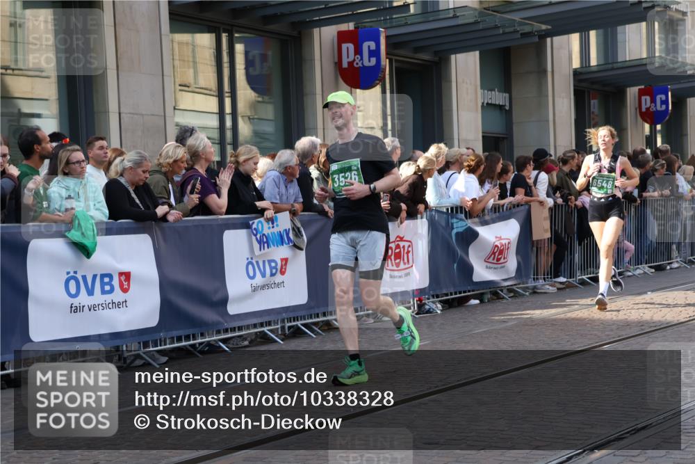 13.09.2026 - 21. swb-Marathon Bremen Strokosch-Dieckow http://msf.ph/oto/10338328 13.09.2026 13:26:16 Ziel 1368, 1649, 2658, 2779, 3526, 3603, 3852, 4077, 4598, 5747, 5992, 6230, 6289, 6375, 6548, 6639, 7626, 8112, 9260, 13195, 1896, 2062, 2434, 2666, 3248, 3516, 3983, 4067, 4476, 4723, 4724, 5558, 5701, 5854, 5906, 5934, 6230, 6605, 6886, 7638, 8361, 8592, 8635, 8817, 9266, 9794 meine-sportfotos.de