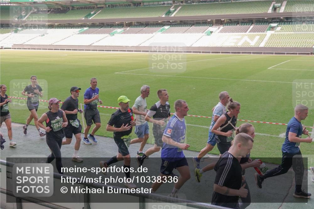 13.09.2026 - 21. swb-Marathon Bremen Michael Burmester http://msf.ph/oto/10338336 13.09.2026 13:15:59 Laufen im Stadion 134, 143, 153, 231, 263, 266, 271, 300, 414, 598, 612, 653, 990, 1047, 1185, 1312, 1465, 1539, 1825, 1874, 2013, 2218, 2235, 2259, 2351, 2359, 2363, 2381, 2385, 2386, 2466, 2468, 2484, 2494, 2562, 2579, 2664, 2667, 2678, 2690, 2691, 2698, 2737, 2760, 2778, 2783, 2799, 2846, 2859, 2861, 2865, 2874, 2958, 2974, 2996, 3001, 3075, 3133, 3157, 3165, 3185, 3237, 3265, 3331, 3355, 3366, 3382, 3387, 3486, 3501, 3512, 3670, 3680, 3829, 3847, 4034, 4080, 4511 meine-sportfotos.de