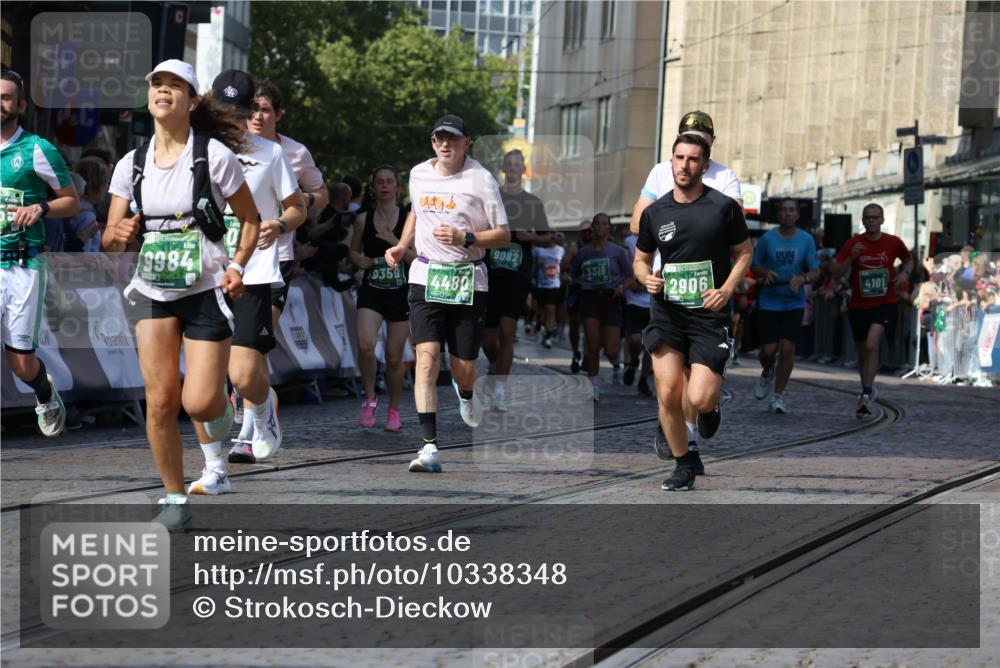 13.09.2026 - 21. swb-Marathon Bremen Strokosch-Dieckow http://msf.ph/oto/10338348 13.09.2026 13:19:39 Ziel 189, 666, 1599, 2390, 2423, 2535, 3182, 3508, 4319, 4455, 4819, 5172, 5371, 6008, 6137, 6633, 7754, 7945, 8153, 9552, 9638, 9805, 161, 411, 461, 1010, 1053, 1281, 1468, 1551, 1642, 2870, 2906, 3240, 3319, 3411, 3966, 4101, 4479, 4480, 7488, 7655, 8263, 9082, 9359, 9984 meine-sportfotos.de