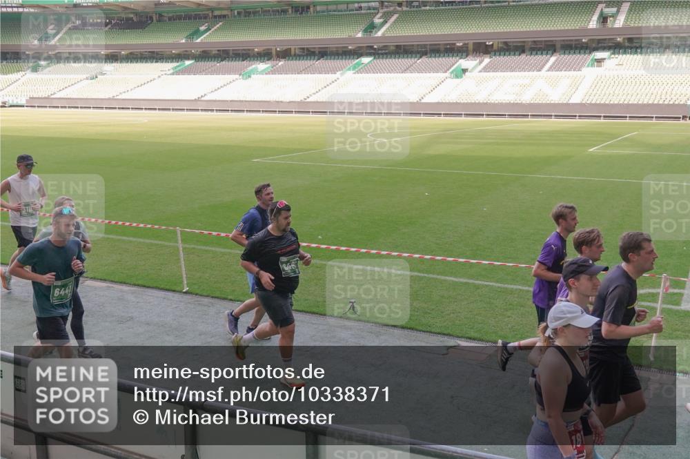 13.09.2026 - 21. swb-Marathon Bremen Michael Burmester http://msf.ph/oto/10338371 13.09.2026 13:16:03 Laufen im Stadion 134, 143, 153, 231, 263, 266, 271, 300, 414, 598, 612, 653, 990, 1047, 1185, 1312, 1465, 1539, 1825, 1874, 2013, 2218, 2235, 2259, 2351, 2359, 2363, 2381, 2385, 2386, 2466, 2468, 2484, 2494, 2562, 2579, 2664, 2667, 2678, 2690, 2691, 2698, 2737, 2760, 2778, 2783, 2797, 2799, 2846, 2859, 2861, 2865, 2874, 2958, 2974, 2996, 3001, 3075, 3133, 3157, 3165, 3185, 3237, 3265, 3331, 3355, 3366, 3382, 3387, 3486, 3501, 3512, 3670, 3680, 3829, 3847, 4034, 4080, 4511 meine-sportfotos.de