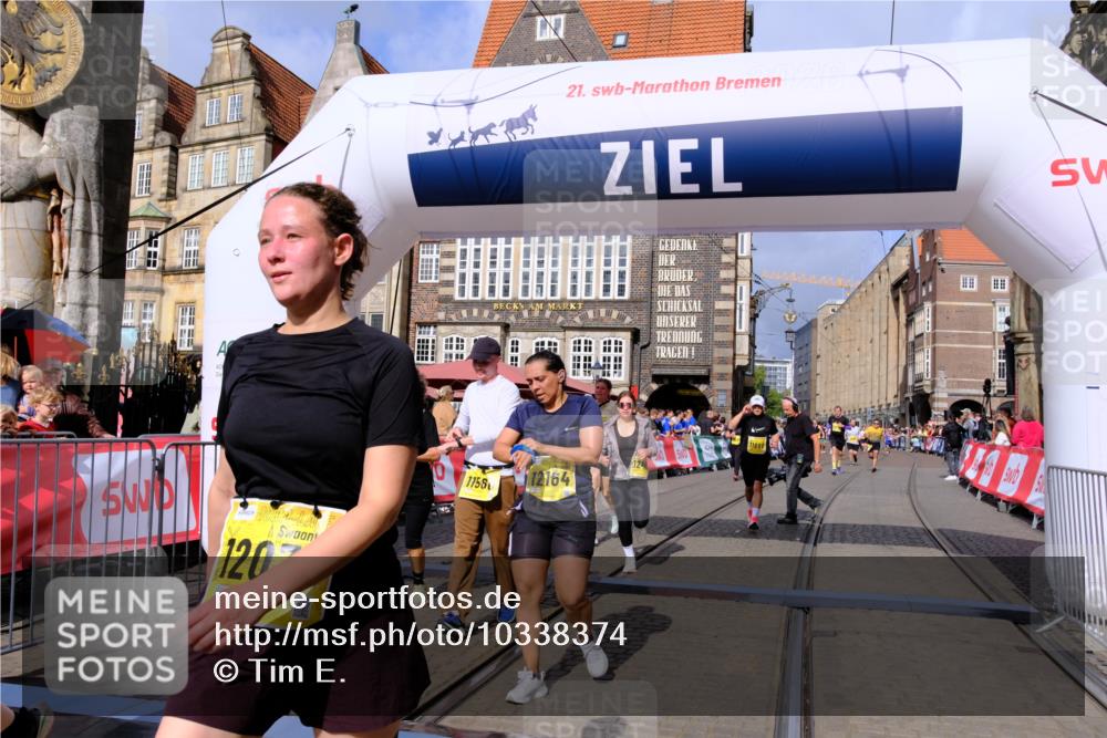 13.09.2026 - 21. swb-Marathon Bremen Tim E. http://msf.ph/oto/10338374 13.09.2026 11:08:43 Ziel 10188, 10229, 10851, 11065, 11124, 11509, 11560, 11561, 11678, 11888, 11968, 12073, 12164, 12315, 12325, 12410, 12516 meine-sportfotos.de