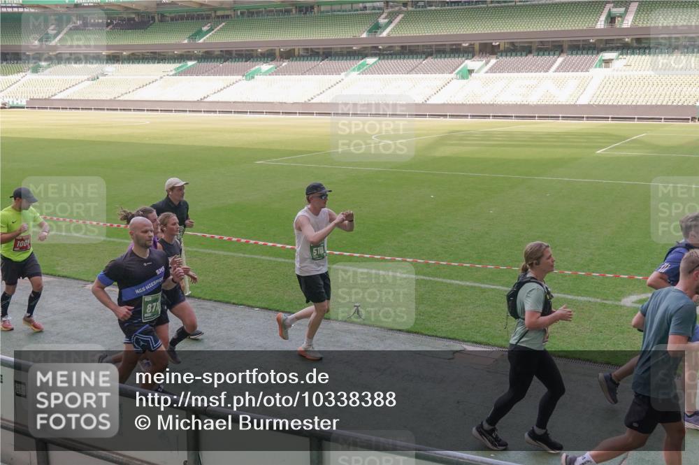 13.09.2026 - 21. swb-Marathon Bremen Michael Burmester http://msf.ph/oto/10338388 13.09.2026 13:16:05 Laufen im Stadion 134, 143, 153, 231, 263, 266, 267, 271, 300, 414, 598, 612, 653, 990, 1047, 1185, 1312, 1465, 1539, 1825, 1874, 1987, 2013, 2218, 2235, 2259, 2351, 2359, 2363, 2381, 2385, 2386, 2466, 2468, 2484, 2494, 2562, 2579, 2664, 2667, 2678, 2690, 2691, 2698, 2737, 2760, 2778, 2783, 2797, 2799, 2846, 2859, 2861, 2865, 2874, 2958, 2974, 2996, 3001, 3075, 3133, 3157, 3165, 3185, 3237, 3265, 3331, 3355, 3366, 3382, 3387, 3486, 3501, 3512, 3670, 3680, 3829, 3847, 4034, 4511 meine-sportfotos.de