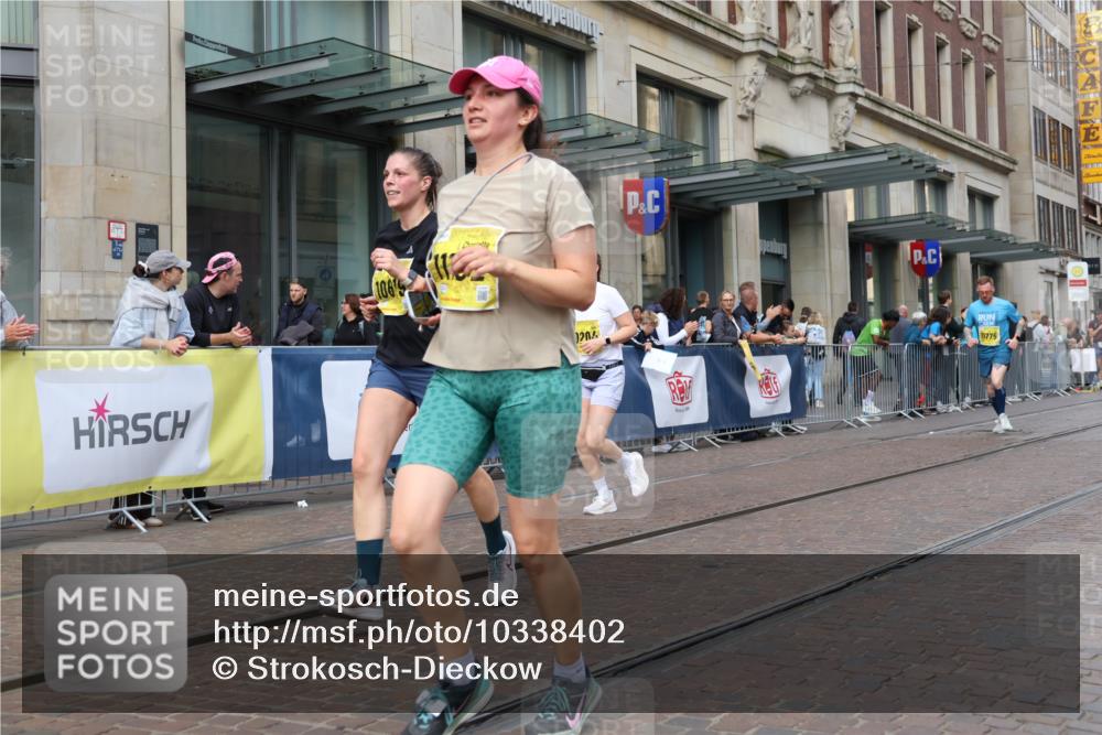 13.09.2026 - 21. swb-Marathon Bremen Strokosch-Dieckow http://msf.ph/oto/10338402 13.09.2026 11:05:52 Ziel 10204, 10375, 10376, 10619, 10662, 10681, 10682, 11029, 11132, 11156, 11340, 11374, 11432, 11460, 11674, 11690, 11775, 11786, 11849, 12186, 12479, 12486, 10018, 10168, 10238, 10259, 10260, 10305, 10382, 10457, 10619, 10864, 11024, 11132, 11164, 11477, 11520, 11724, 11791, 11892, 11947, 12156, 12186, 12273, 12330, 12362, 12378, 12501, 12523, 12528, 12773 meine-sportfotos.de