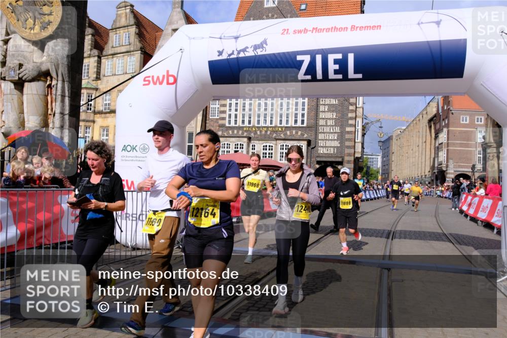 13.09.2026 - 21. swb-Marathon Bremen Tim E. http://msf.ph/oto/10338409 13.09.2026 11:08:45 Ziel 10229, 11065, 11124, 11509, 11560, 11561, 11678, 11888, 11968, 12073, 12162, 12164, 12315, 12410, 12516 meine-sportfotos.de