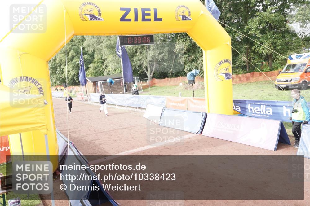 13.09.2026 - Airport Race Dennis Weichert http://msf.ph/oto/10338423 13.09.2026 10:39:39 Ziel 5104, 5108, 5385 meine-sportfotos.de