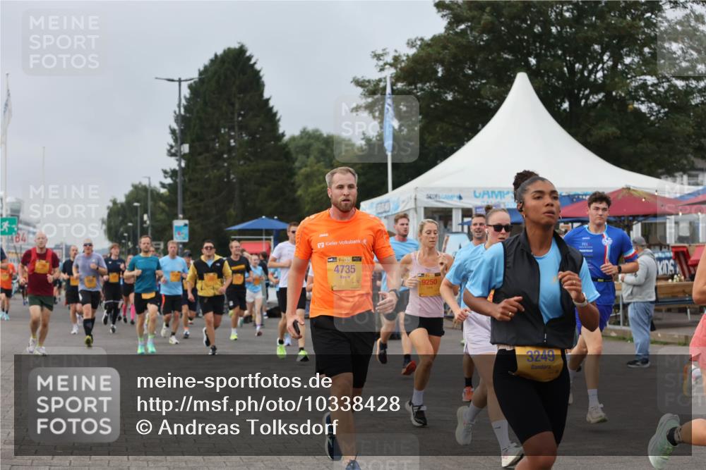 13.09.2026 - Kiel Lauf Andreas Tolksdorf http://msf.ph/oto/10338428 13.09.2026 09:55:06 Kiellinie 38, 4735, 9250, 3249 meine-sportfotos.de