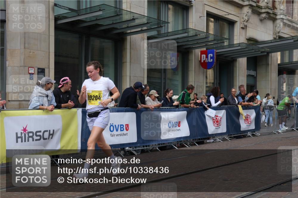 13.09.2026 - 21. swb-Marathon Bremen Strokosch-Dieckow http://msf.ph/oto/10338436 13.09.2026 11:05:53 Ziel 10204, 10375, 10376, 10662, 10681, 10682, 11029, 11156, 11340, 11374, 11432, 11460, 11674, 11690, 11729, 11775, 11786, 11849, 12479, 12486, 10018, 10168, 10238, 10259, 10260, 10305, 10382, 10457, 10619, 10864, 11024, 11132, 11164, 11477, 11520, 11724, 11791, 11892, 11947, 12156, 12186, 12273, 12362, 12378, 12501, 12523, 12528, 12773 meine-sportfotos.de