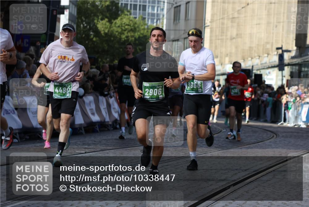 13.09.2026 - 21. swb-Marathon Bremen Strokosch-Dieckow http://msf.ph/oto/10338447 13.09.2026 13:19:41 Ziel 189, 666, 1599, 2423, 2535, 3182, 3508, 4319, 4455, 4819, 5172, 5371, 6008, 6633, 7268, 7754, 7945, 8153, 9552, 9638, 9805, 161, 411, 461, 495, 1053, 1281, 1551, 1642, 1972, 2870, 2906, 3240, 3319, 3411, 3966, 4101, 4479, 4480, 7404, 7488, 7655, 8263, 9082, 9359, 9984, 13192 meine-sportfotos.de