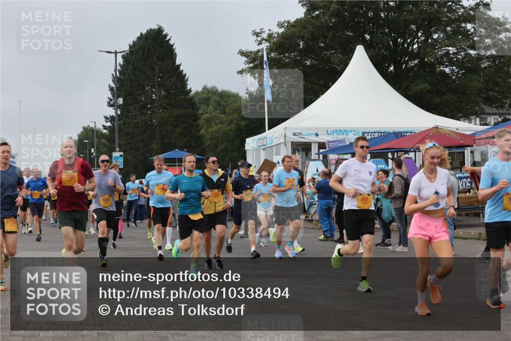 13.09.2026 - Kiel Lauf Andreas Tolksdorf http://msf.ph/oto/10338494 13.09.2026 09:55:08 Kiellinie 1175, 2390, 3322, 400, 757 meine-sportfotos.de