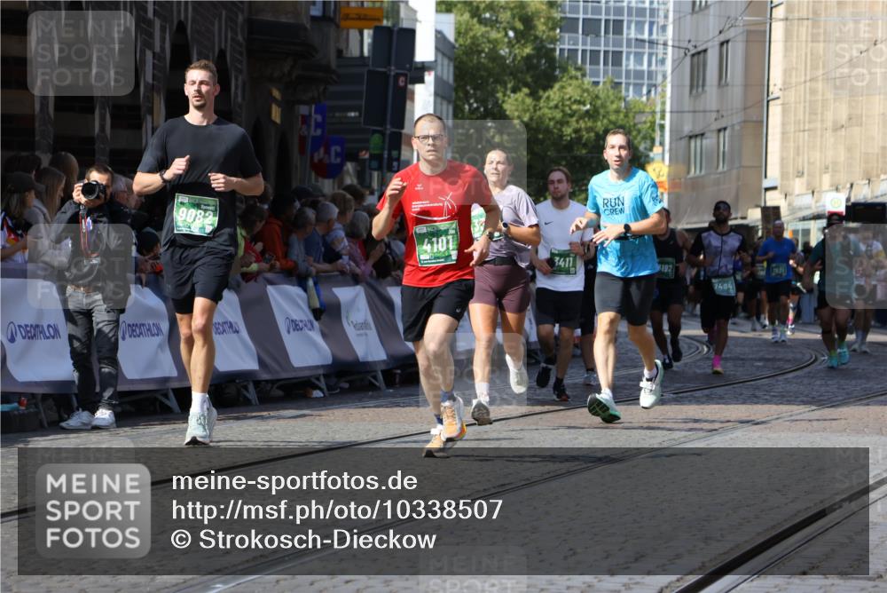 13.09.2026 - 21. swb-Marathon Bremen Strokosch-Dieckow http://msf.ph/oto/10338507 13.09.2026 13:19:46 Ziel 926, 1232, 2423, 2535, 3182, 3508, 4319, 4455, 4977, 4978, 5371, 6008, 7140, 7268, 7754, 7945, 8153, 9552, 9638, 9805, 13163, 411, 431, 495, 511, 1053, 1252, 1551, 1972, 3240, 3319, 3411, 4101, 5813, 5837, 7404, 7488, 8263, 9082, 13192 meine-sportfotos.de