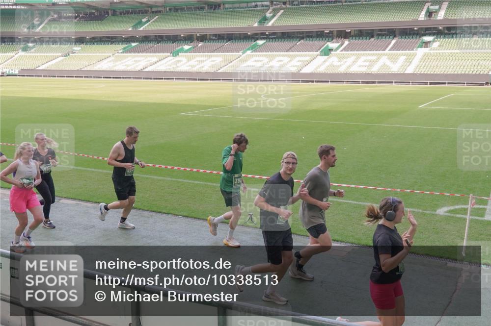 13.09.2026 - 21. swb-Marathon Bremen Michael Burmester http://msf.ph/oto/10338513 13.09.2026 13:16:27 Laufen im Stadion 134, 143, 153, 231, 263, 266, 267, 271, 449, 598, 612, 653, 990, 1057, 1185, 1312, 1465, 1539, 1813, 1825, 1874, 1987, 2013, 2067, 2218, 2235, 2259, 2351, 2359, 2363, 2381, 2385, 2386, 2466, 2468, 2484, 2532, 2550, 2562, 2579, 2586, 2664, 2667, 2678, 2698, 2760, 2778, 2783, 2797, 2799, 2821, 2846, 2859, 2874, 2958, 2974, 2996, 3001, 3075, 3104, 3133, 3157, 3165, 3185, 3195, 3213, 3237, 3265, 3331, 3366, 3382, 3387, 3479, 3486, 3501, 3506, 3512, 3670, 3829, 3847 meine-sportfotos.de