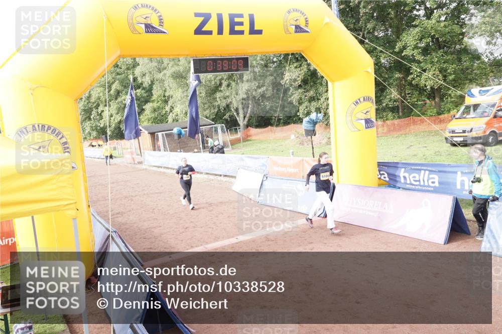 13.09.2026 - Airport Race Dennis Weichert http://msf.ph/oto/10338528 13.09.2026 10:39:43 Ziel 5104, 5108 meine-sportfotos.de