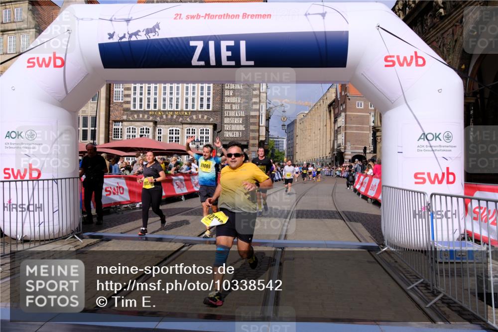 13.09.2026 - 21. swb-Marathon Bremen Tim E. http://msf.ph/oto/10338542 13.09.2026 11:08:49 Ziel 10229, 10609, 11065, 11124, 11509, 11560, 11561, 11678, 11834, 11888, 11968, 12073, 12162, 12164, 12315, 12410, 12516 meine-sportfotos.de