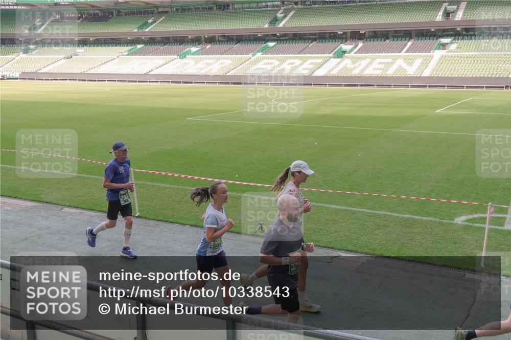 13.09.2026 - 21. swb-Marathon Bremen Michael Burmester http://msf.ph/oto/10338543 13.09.2026 13:16:33 Laufen im Stadion 134, 143, 153, 231, 263, 267, 271, 449, 588, 598, 612, 653, 990, 1057, 1185, 1312, 1465, 1539, 1813, 1825, 1874, 1987, 2013, 2067, 2218, 2235, 2259, 2351, 2359, 2363, 2381, 2385, 2386, 2468, 2532, 2550, 2562, 2579, 2586, 2655, 2664, 2667, 2678, 2698, 2760, 2778, 2783, 2797, 2799, 2821, 2846, 2859, 2874, 2958, 2974, 2996, 3001, 3075, 3104, 3133, 3157, 3165, 3185, 3195, 3213, 3237, 3265, 3314, 3331, 3366, 3382, 3387, 3479, 3486, 3501, 3506, 3512, 3829 meine-sportfotos.de