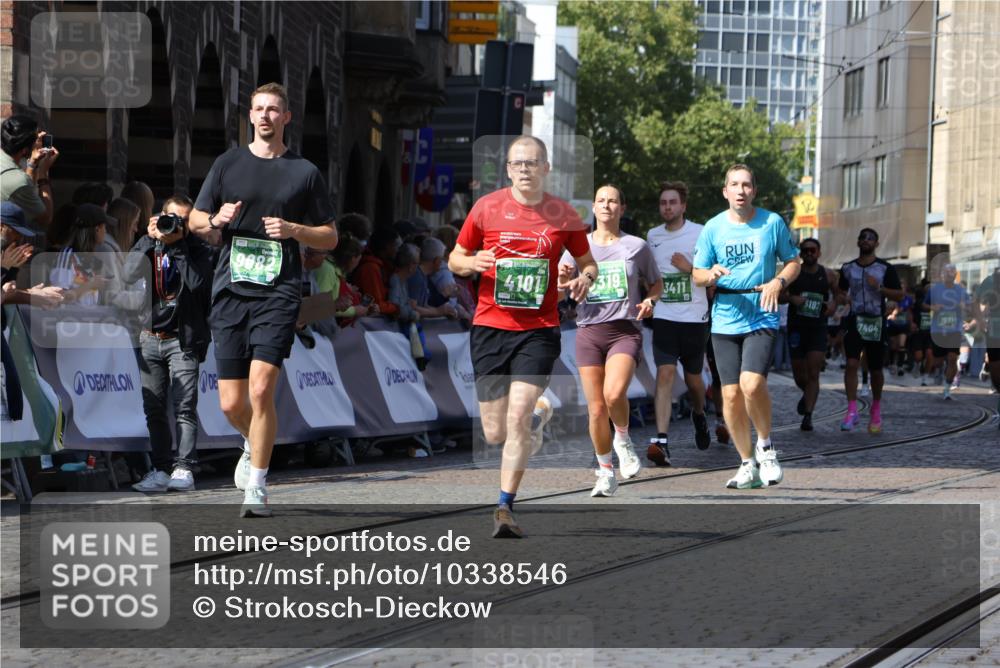 13.09.2026 - 21. swb-Marathon Bremen Strokosch-Dieckow http://msf.ph/oto/10338546 13.09.2026 13:19:46 Ziel 926, 1232, 2423, 2535, 3182, 3508, 4319, 4455, 4977, 4978, 5371, 6008, 7140, 7268, 7754, 7945, 8153, 9552, 9638, 9805, 13163, 411, 431, 495, 511, 1053, 1252, 1551, 1972, 3240, 3319, 3411, 4101, 5813, 5837, 7404, 7488, 8263, 9082, 13192 meine-sportfotos.de