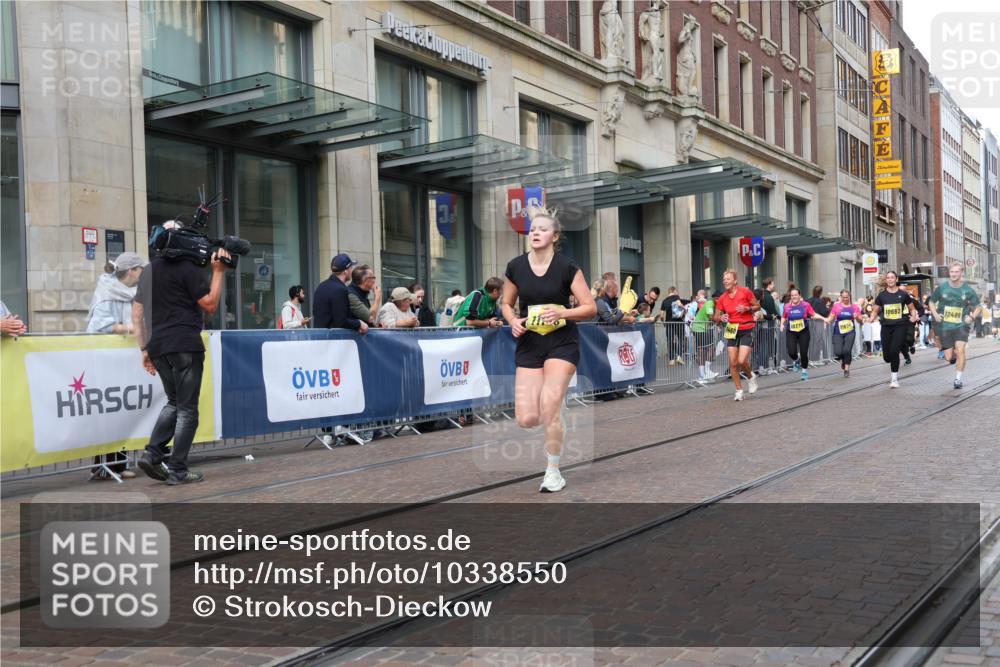 13.09.2026 - 21. swb-Marathon Bremen Strokosch-Dieckow http://msf.ph/oto/10338550 13.09.2026 11:05:57 Ziel 10204, 10375, 10376, 10662, 10681, 10682, 10852, 10853, 11028, 11029, 11156, 11340, 11374, 11432, 11460, 11674, 11690, 11729, 11775, 11786, 11849, 12217, 12479, 12486, 10018, 10168, 10238, 10259, 10260, 10305, 10382, 10457, 10619, 10864, 11024, 11132, 11164, 11477, 11520, 11791, 11947, 12156, 12186, 12378, 12501, 12523, 12528, 12773 meine-sportfotos.de