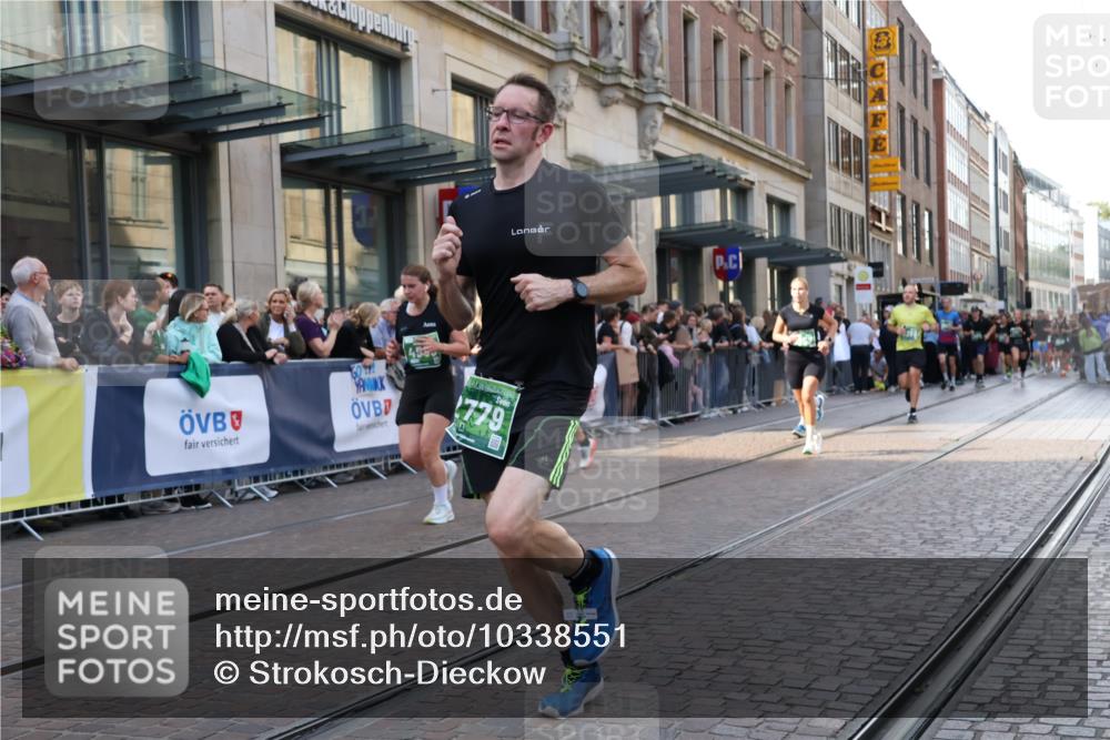 13.09.2026 - 21. swb-Marathon Bremen Strokosch-Dieckow http://msf.ph/oto/10338551 13.09.2026 13:26:24 Ziel 531, 1368, 2779, 3510, 3526, 3852, 3893, 4077, 4441, 4598, 4919, 5054, 5937, 6289, 6314, 6375, 6548, 6580, 7246, 7317, 8112, 8303, 9260, 9551, 13097, 1649, 1896, 2434, 2658, 2666, 3603, 3983, 4723, 4724, 5747, 5854, 5906, 5934, 5992, 6230, 6639, 6886, 7626, 8635, 8817, 13195 meine-sportfotos.de