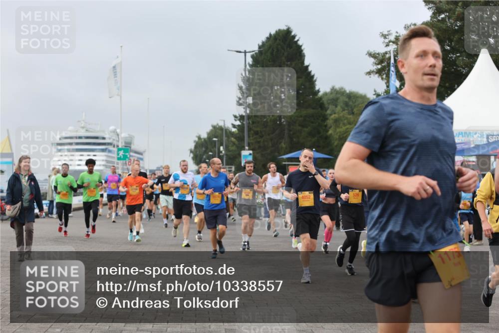 13.09.2026 - Kiel Lauf Andreas Tolksdorf http://msf.ph/oto/10338557 13.09.2026 09:55:10 Kiellinie 11108, 5574, 30, 4052, 1175 meine-sportfotos.de