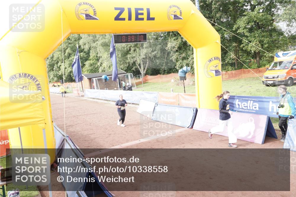 13.09.2026 - Airport Race Dennis Weichert http://msf.ph/oto/10338558 13.09.2026 10:39:43 Ziel 5104, 5108 meine-sportfotos.de