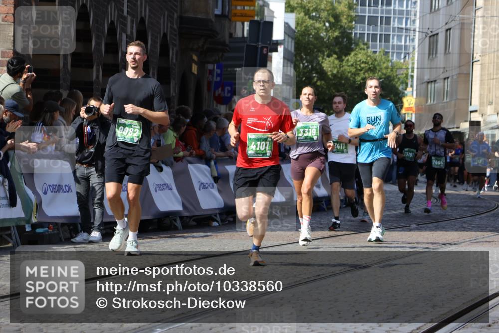 13.09.2026 - 21. swb-Marathon Bremen Strokosch-Dieckow http://msf.ph/oto/10338560 13.09.2026 13:19:46 Ziel 926, 1232, 2423, 2535, 3182, 3508, 4319, 4455, 4977, 4978, 5371, 6008, 7140, 7268, 7754, 7945, 8153, 9552, 9638, 9805, 13163, 411, 431, 495, 511, 1053, 1252, 1551, 1972, 3240, 3319, 3411, 4101, 5813, 5837, 7404, 7488, 8263, 9082, 13192 meine-sportfotos.de