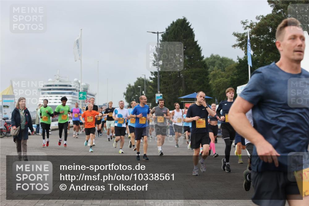 13.09.2026 - Kiel Lauf Andreas Tolksdorf http://msf.ph/oto/10338561 13.09.2026 09:55:11 Kiellinie 11108, 5574, 4052, 117 meine-sportfotos.de