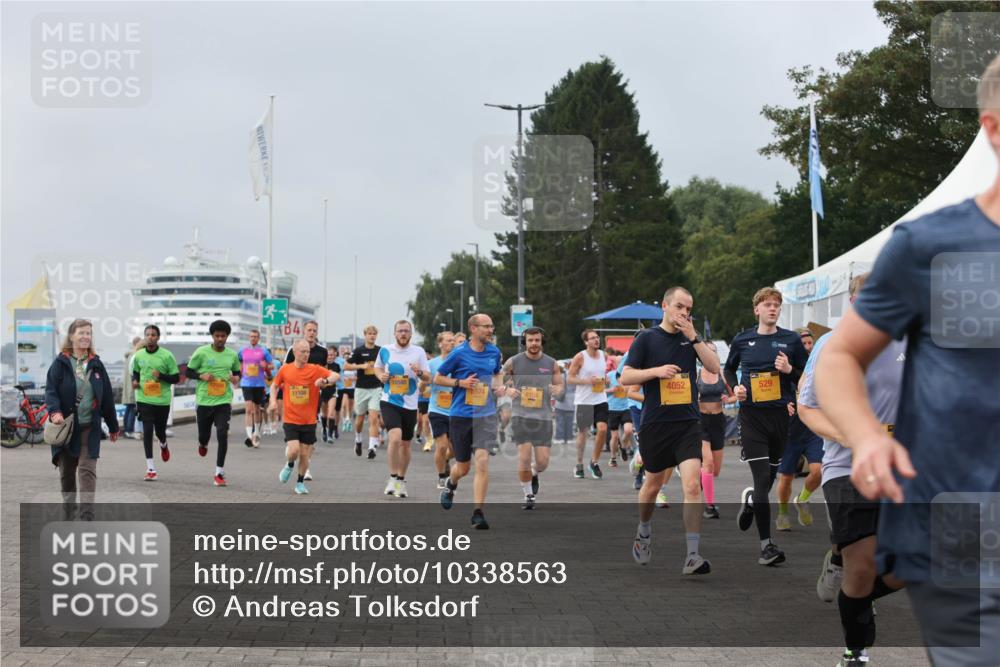 13.09.2026 - Kiel Lauf Andreas Tolksdorf http://msf.ph/oto/10338563 13.09.2026 09:55:11 Kiellinie 11108, 5574, 4052, 529, 4 meine-sportfotos.de