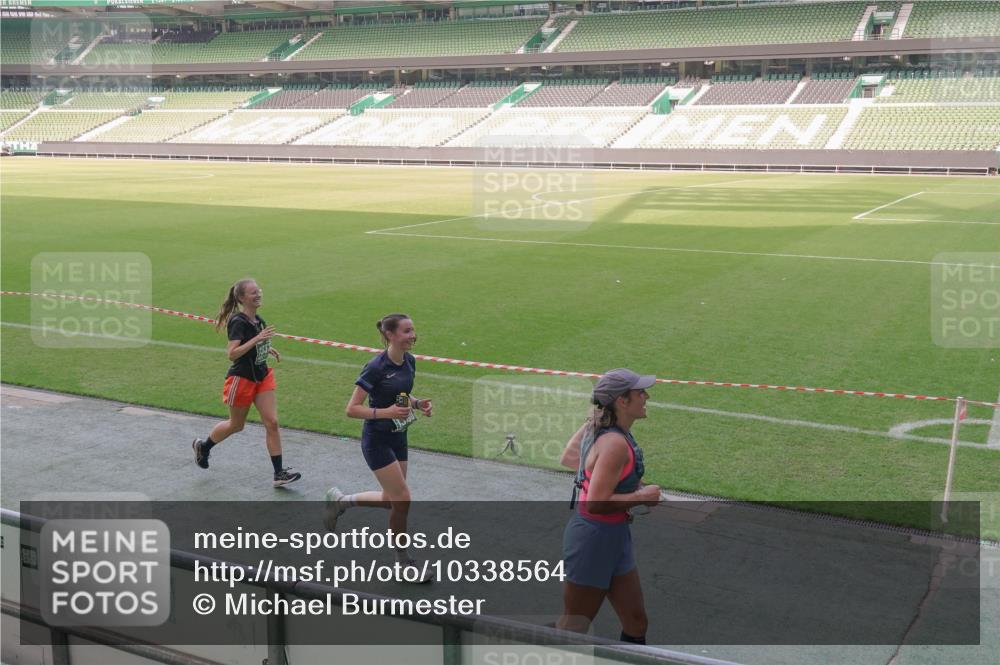 13.09.2026 - 21. swb-Marathon Bremen Michael Burmester http://msf.ph/oto/10338564 13.09.2026 13:16:36 Laufen im Stadion 134, 143, 153, 231, 263, 267, 271, 449, 588, 598, 612, 653, 990, 1057, 1185, 1312, 1465, 1539, 1813, 1825, 1874, 1987, 2013, 2067, 2096, 2218, 2235, 2259, 2351, 2359, 2363, 2381, 2385, 2386, 2389, 2468, 2532, 2550, 2562, 2579, 2586, 2655, 2664, 2667, 2678, 2698, 2760, 2778, 2783, 2797, 2799, 2821, 2846, 2859, 2874, 2958, 2974, 2996, 3001, 3075, 3104, 3133, 3157, 3165, 3185, 3195, 3213, 3237, 3265, 3314, 3331, 3366, 3382, 3387, 3479, 3486, 3501, 3506, 3512, 3829 meine-sportfotos.de