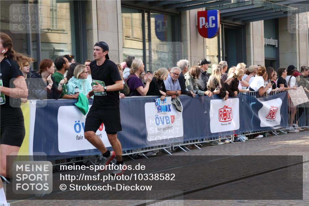 13.09.2026 - 21. swb-Marathon Bremen Strokosch-Dieckow http://msf.ph/oto/10338582 13.09.2026 13:26:25 Ziel 531, 1368, 2779, 3076, 3302, 3510, 3526, 3852, 3893, 4077, 4441, 4598, 4919, 5054, 5937, 5943, 6289, 6314, 6375, 6455, 6548, 6580, 7246, 7317, 8112, 8303, 9260, 9551, 13097, 1649, 1896, 2434, 2658, 2666, 3603, 3983, 4723, 4724, 5747, 5854, 5906, 5934, 5992, 6230, 6639, 6886, 7626, 8635, 8817, 13195 meine-sportfotos.de