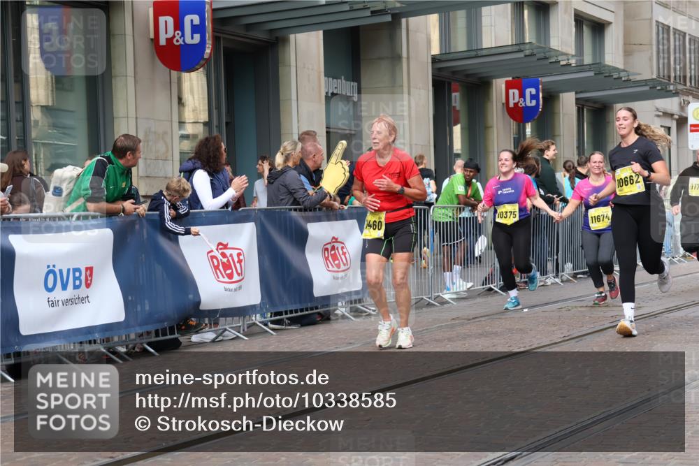 13.09.2026 - 21. swb-Marathon Bremen Strokosch-Dieckow http://msf.ph/oto/10338585 13.09.2026 11:05:58 Ziel 10204, 10375, 10376, 10662, 10681, 10682, 10852, 10853, 11028, 11029, 11156, 11340, 11374, 11432, 11460, 11674, 11690, 11729, 11775, 11786, 11849, 12217, 12479, 12486, 10018, 10168, 10204, 10238, 10305, 10382, 10457, 10619, 10662, 11024, 11132, 11156, 11164, 11477, 11947, 12156, 12186, 12378, 12486, 12501, 12523, 12528, 12773 meine-sportfotos.de