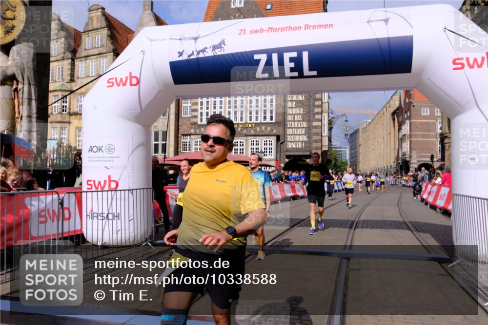13.09.2026 - 21. swb-Marathon Bremen Tim E. http://msf.ph/oto/10338588 13.09.2026 11:08:49 Ziel 10229, 10609, 11065, 11124, 11509, 11560, 11561, 11678, 11834, 11888, 11968, 12073, 12162, 12164, 12315, 12410, 12516 meine-sportfotos.de