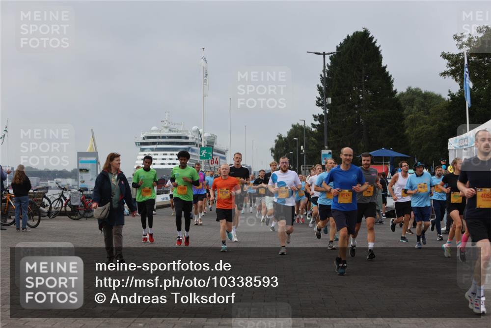 13.09.2026 - Kiel Lauf Andreas Tolksdorf http://msf.ph/oto/10338593 13.09.2026 09:55:12 Kiellinie 12569, 11108, 10580, 5574, 4052 meine-sportfotos.de
