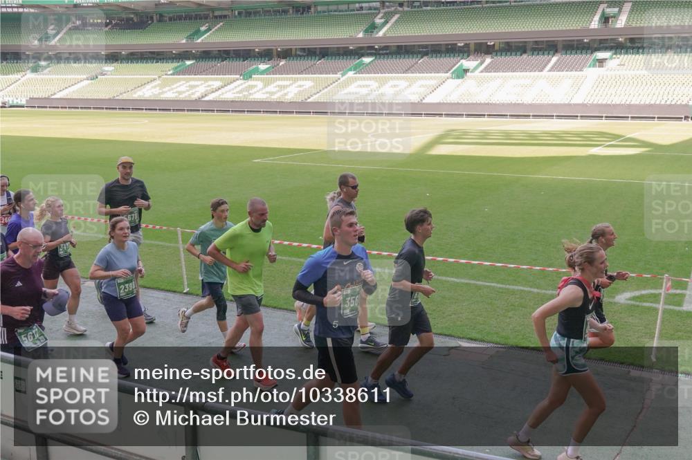 13.09.2026 - 21. swb-Marathon Bremen Michael Burmester http://msf.ph/oto/10338611 13.09.2026 13:16:42 Laufen im Stadion 134, 143, 153, 231, 263, 267, 271, 449, 588, 598, 612, 653, 990, 1057, 1185, 1312, 1465, 1539, 1813, 1825, 1874, 1987, 2013, 2067, 2096, 2218, 2259, 2351, 2363, 2381, 2385, 2386, 2389, 2468, 2532, 2550, 2562, 2579, 2586, 2655, 2664, 2667, 2678, 2698, 2760, 2778, 2783, 2797, 2799, 2821, 2846, 2859, 2874, 2974, 2984, 2996, 3001, 3075, 3104, 3133, 3157, 3165, 3185, 3195, 3213, 3237, 3265, 3314, 3331, 3366, 3382, 3387, 3479, 3486, 3501, 3506, 3512, 3829 meine-sportfotos.de