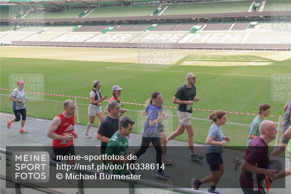 13.09.2026 - 21. swb-Marathon Bremen Michael Burmester http://msf.ph/oto/10338614 13.09.2026 13:16:43 Laufen im Stadion 134, 143, 153, 231, 263, 267, 271, 449, 588, 598, 612, 653, 990, 1057, 1185, 1312, 1465, 1539, 1813, 1825, 1874, 1987, 2013, 2067, 2096, 2218, 2259, 2351, 2363, 2381, 2385, 2386, 2389, 2419, 2468, 2532, 2550, 2562, 2579, 2586, 2655, 2664, 2667, 2678, 2698, 2760, 2778, 2783, 2797, 2799, 2821, 2846, 2859, 2874, 2974, 2984, 2996, 3001, 3075, 3104, 3133, 3157, 3165, 3185, 3195, 3213, 3237, 3265, 3314, 3331, 3366, 3382, 3387, 3431, 3479, 3486, 3501, 3506, 3512, 3829 meine-sportfotos.de