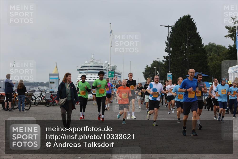 13.09.2026 - Kiel Lauf Andreas Tolksdorf http://msf.ph/oto/10338621 13.09.2026 09:55:12 Kiellinie 4, 11108, 10580, 5574, 6742 meine-sportfotos.de