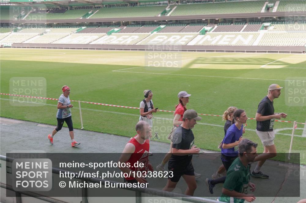 13.09.2026 - 21. swb-Marathon Bremen Michael Burmester http://msf.ph/oto/10338623 13.09.2026 13:16:44 Laufen im Stadion 134, 143, 153, 231, 263, 267, 271, 449, 588, 598, 612, 653, 990, 1057, 1185, 1312, 1465, 1539, 1813, 1825, 1874, 1987, 2013, 2067, 2096, 2218, 2259, 2351, 2363, 2381, 2385, 2386, 2389, 2419, 2468, 2532, 2550, 2562, 2579, 2586, 2655, 2664, 2667, 2678, 2698, 2760, 2778, 2783, 2797, 2799, 2821, 2846, 2859, 2874, 2974, 2984, 2996, 3001, 3075, 3104, 3133, 3157, 3165, 3185, 3195, 3213, 3237, 3265, 3314, 3331, 3366, 3382, 3387, 3431, 3479, 3486, 3501, 3506, 3512 meine-sportfotos.de