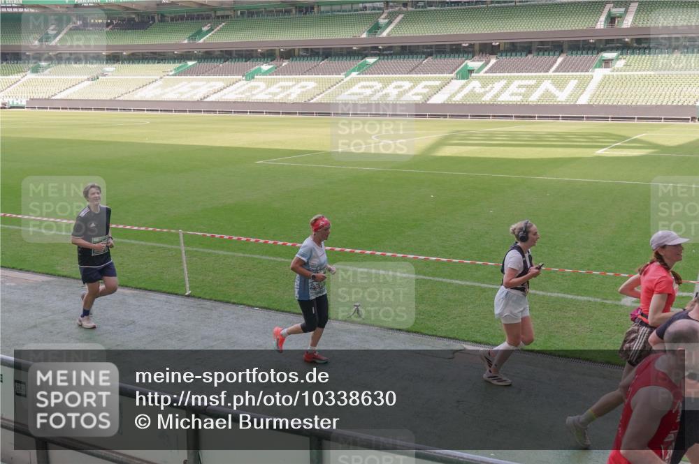 13.09.2026 - 21. swb-Marathon Bremen Michael Burmester http://msf.ph/oto/10338630 13.09.2026 13:16:45 Laufen im Stadion 134, 143, 153, 231, 263, 267, 271, 449, 588, 598, 612, 653, 990, 1057, 1185, 1312, 1424, 1425, 1465, 1539, 1790, 1813, 1825, 1874, 1987, 2013, 2067, 2096, 2218, 2259, 2351, 2363, 2381, 2385, 2386, 2389, 2419, 2468, 2532, 2550, 2562, 2579, 2586, 2655, 2664, 2667, 2678, 2698, 2760, 2778, 2783, 2797, 2799, 2821, 2846, 2859, 2874, 2974, 2984, 2996, 3001, 3075, 3104, 3133, 3157, 3165, 3185, 3195, 3213, 3237, 3265, 3314, 3331, 3366, 3382, 3387, 3431, 3479, 3486, 3501, 3506, 3512 meine-sportfotos.de