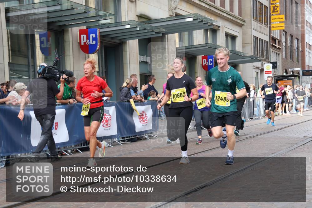 13.09.2026 - 21. swb-Marathon Bremen Strokosch-Dieckow http://msf.ph/oto/10338634 13.09.2026 11:06:00 Ziel 10375, 10376, 10681, 10682, 10852, 10853, 11028, 11029, 11340, 11374, 11432, 11460, 11674, 11690, 11729, 11786, 11849, 12217, 12479, 10018, 10168, 10204, 10238, 10305, 10382, 10457, 10619, 10662, 11024, 11132, 11156, 11164, 11477, 11775, 12156, 12186, 12378, 12486, 12523, 12528, 12773 meine-sportfotos.de
