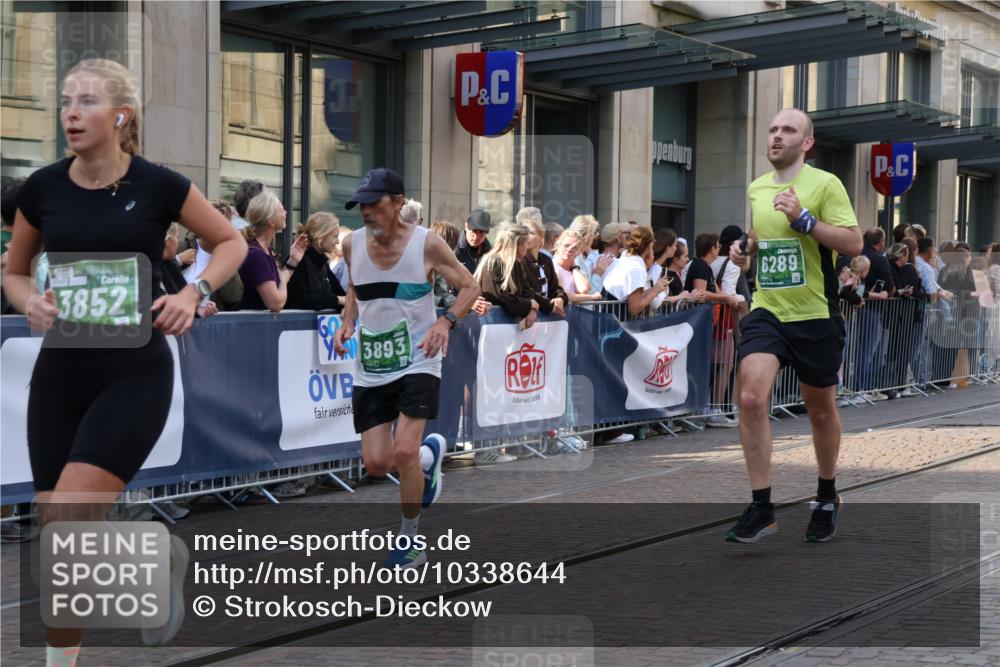 13.09.2026 - 21. swb-Marathon Bremen Strokosch-Dieckow http://msf.ph/oto/10338644 13.09.2026 13:26:27 Ziel 531, 946, 2089, 2779, 3076, 3302, 3510, 3526, 3852, 3893, 4077, 4441, 4598, 4919, 5054, 5937, 5943, 6289, 6314, 6375, 6455, 6548, 6580, 7246, 7317, 8112, 8303, 9260, 9551, 13097, 1368, 1649, 1896, 2434, 2658, 3603, 3983, 4723, 4724, 5747, 5854, 5906, 5934, 5992, 6230, 6639, 6886, 7626, 8635, 8817, 9260, 13195 meine-sportfotos.de