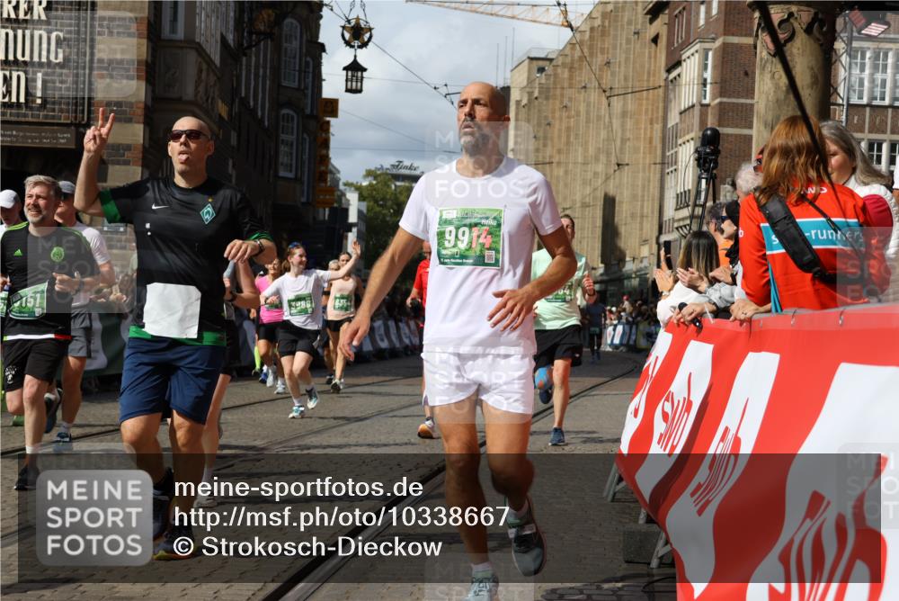 13.09.2026 - 21. swb-Marathon Bremen Strokosch-Dieckow http://msf.ph/oto/10338667 13.09.2026 13:31:44 Ziel 922, 1600, 1627, 2244, 2602, 2707, 3152, 3343, 3392, 3396, 3579, 3762, 3859, 4258, 4477, 4889, 5375, 5504, 5673, 5720, 5765, 5979, 6039, 6147, 6619, 6968, 6971, 7001, 7296, 7812, 8035, 8239, 8339, 8342, 8522, 8726, 9147, 9155, 9337, 9822, 13066, 578, 846, 3205, 3244, 3278, 3946, 3989, 4030, 4979, 4998, 5158, 5325, 5363, 5899, 6354, 7242, 7790, 7964, 8048, 8078, 8247, 8610, 8970, 9016, 9188, 9785 meine-sportfotos.de