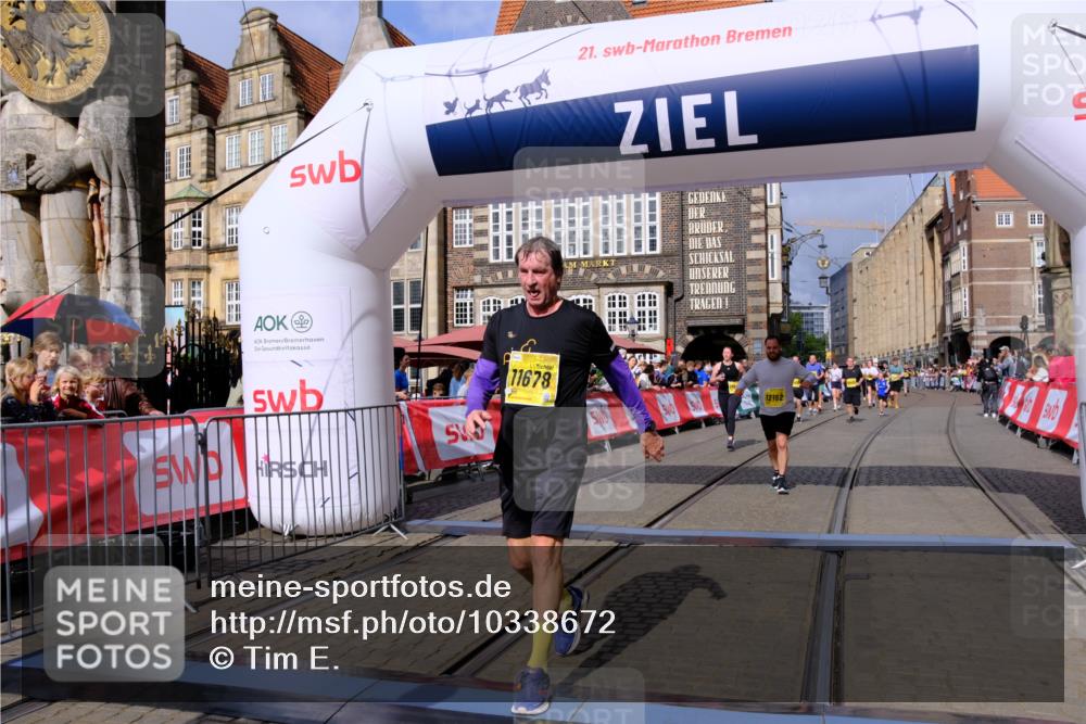 13.09.2026 - 21. swb-Marathon Bremen Tim E. http://msf.ph/oto/10338672 13.09.2026 11:08:52 Ziel 10229, 10399, 10609, 11065, 11124, 11358, 11560, 11561, 11678, 11710, 11834, 11888, 11968, 12073, 12162, 12164, 12410, 12516 meine-sportfotos.de