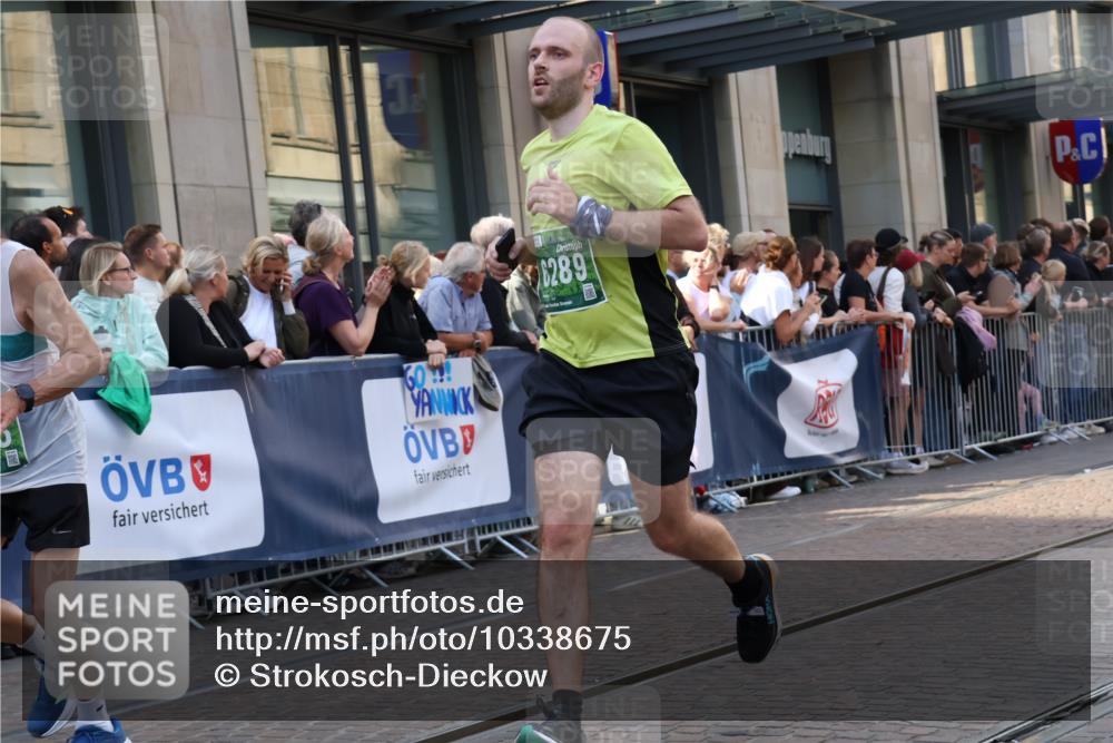 13.09.2026 - 21. swb-Marathon Bremen Strokosch-Dieckow http://msf.ph/oto/10338675 13.09.2026 13:26:27 Ziel 531, 946, 2089, 2779, 3076, 3302, 3510, 3526, 3852, 3893, 4077, 4441, 4598, 4919, 5054, 5937, 5943, 6289, 6314, 6375, 6455, 6548, 6580, 7246, 7317, 8112, 8303, 9260, 9551, 13097, 1368, 1649, 1896, 2434, 2658, 3603, 3983, 4723, 4724, 5747, 5854, 5906, 5934, 5992, 6230, 6639, 6886, 7626, 8635, 8817, 9260, 13195 meine-sportfotos.de