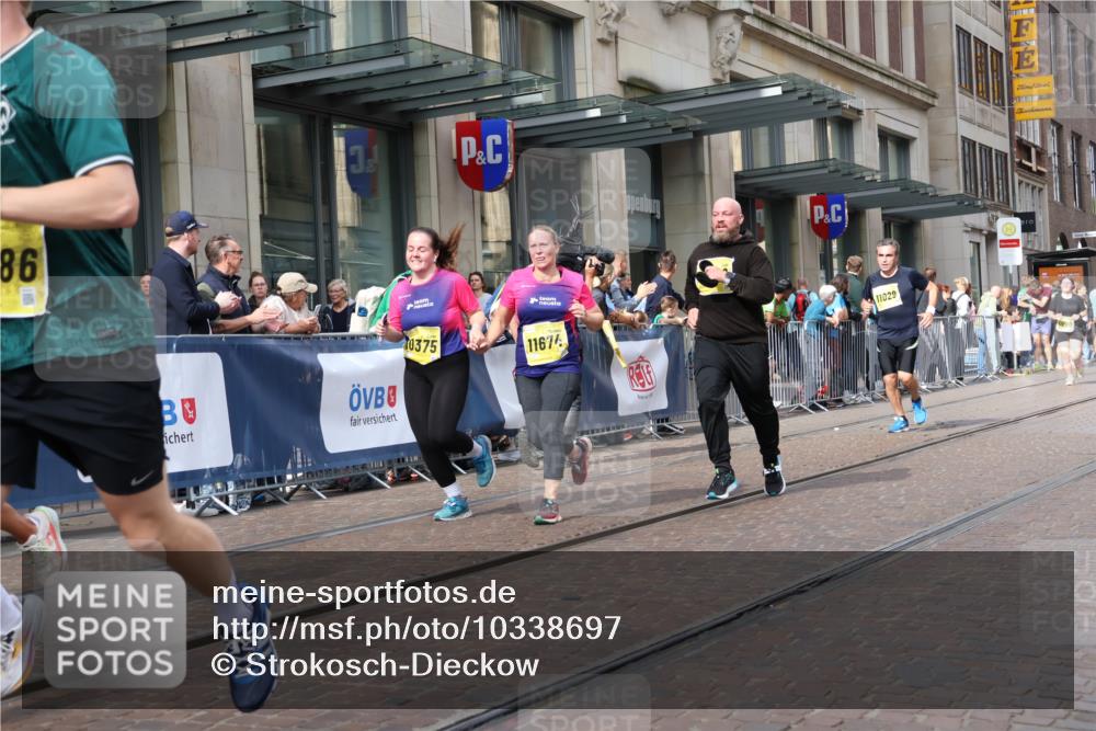 13.09.2026 - 21. swb-Marathon Bremen Strokosch-Dieckow http://msf.ph/oto/10338697 13.09.2026 11:06:01 Ziel 10375, 10376, 10681, 10682, 10852, 10853, 11028, 11029, 11340, 11374, 11432, 11460, 11674, 11690, 11729, 11786, 11849, 12217, 12479, 12485, 10018, 10168, 10204, 10238, 10305, 10382, 10457, 10619, 10662, 11024, 11132, 11156, 11164, 11477, 11775, 12186, 12378, 12486, 12523, 12528, 12773 meine-sportfotos.de
