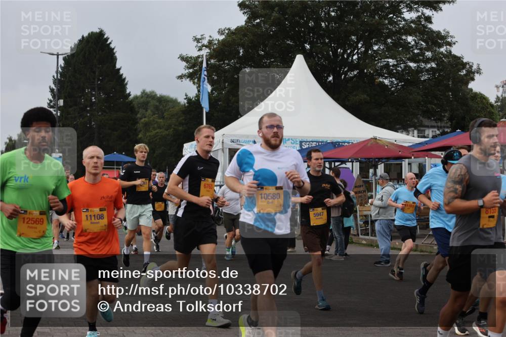 13.09.2026 - Kiel Lauf Andreas Tolksdorf http://msf.ph/oto/10338702 13.09.2026 09:55:15 Kiellinie 15022, 6763, 39, 10580, 12569, 39, 11108, 5947, 11181, 8155 meine-sportfotos.de