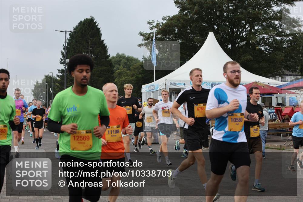 13.09.2026 - Kiel Lauf Andreas Tolksdorf http://msf.ph/oto/10338709 13.09.2026 09:55:16 Kiellinie 68, 982, 1, 39, 12569, 41, 35, 11108, 0883, 4771, 10066, 39, 6763, 10580, 5947 meine-sportfotos.de