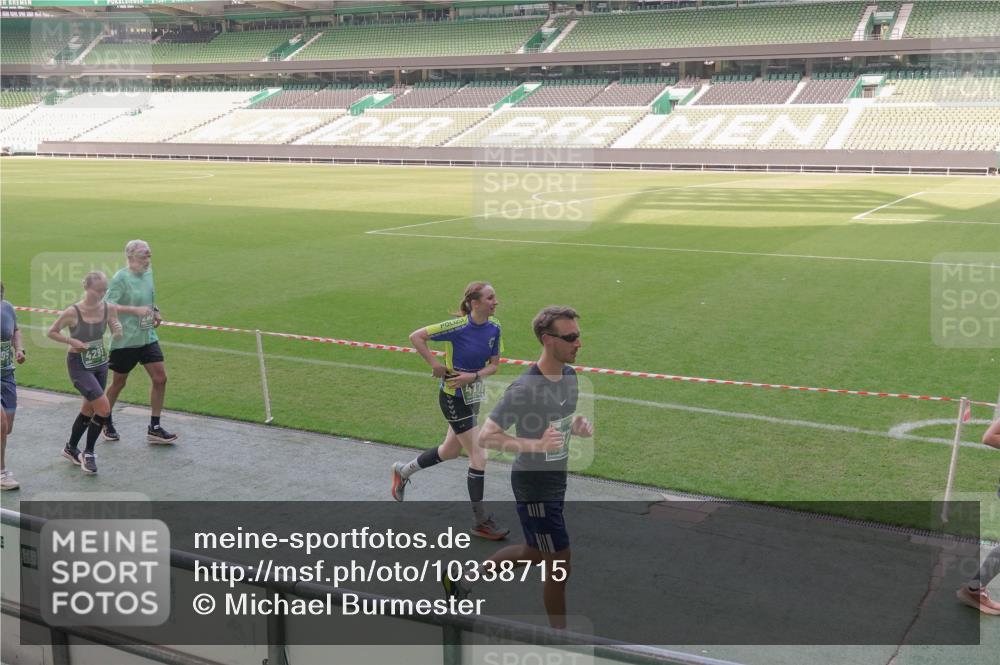 13.09.2026 - 21. swb-Marathon Bremen Michael Burmester http://msf.ph/oto/10338715 13.09.2026 13:16:57 Laufen im Stadion 134, 143, 153, 231, 267, 271, 449, 588, 598, 612, 653, 990, 1057, 1185, 1312, 1424, 1425, 1465, 1539, 1790, 1813, 1825, 1874, 1987, 2013, 2067, 2096, 2218, 2259, 2351, 2363, 2381, 2386, 2389, 2419, 2468, 2532, 2550, 2562, 2579, 2586, 2601, 2655, 2664, 2678, 2698, 2778, 2797, 2799, 2821, 2846, 2874, 2974, 2984, 2996, 3001, 3075, 3104, 3133, 3165, 3180, 3195, 3213, 3237, 3265, 3314, 3331, 3337, 3366, 3382, 3387, 3421, 3431, 3479, 3486, 3501, 3506, 3512, 3548 meine-sportfotos.de