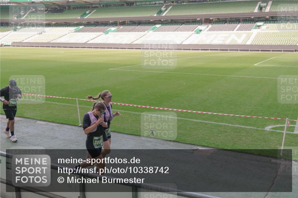 13.09.2026 - 21. swb-Marathon Bremen Michael Burmester http://msf.ph/oto/10338742 13.09.2026 13:17:04 Laufen im Stadion 134, 143, 153, 231, 267, 271, 311, 449, 588, 598, 612, 653, 990, 1057, 1185, 1312, 1424, 1425, 1465, 1539, 1790, 1813, 1825, 1874, 1987, 2013, 2067, 2096, 2218, 2259, 2351, 2363, 2381, 2389, 2419, 2468, 2532, 2550, 2562, 2579, 2586, 2601, 2647, 2655, 2664, 2678, 2698, 2778, 2797, 2799, 2821, 2846, 2974, 2984, 2996, 3001, 3104, 3133, 3180, 3195, 3213, 3237, 3314, 3331, 3337, 3366, 3382, 3387, 3421, 3431, 3479, 3486, 3501, 3506, 3512, 3548 meine-sportfotos.de
