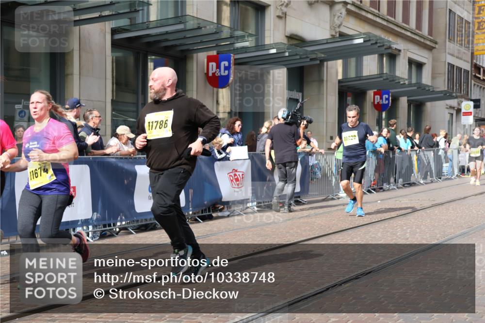13.09.2026 - 21. swb-Marathon Bremen Strokosch-Dieckow http://msf.ph/oto/10338748 13.09.2026 11:06:02 Ziel 10375, 10376, 10681, 10682, 10852, 10853, 11028, 11029, 11340, 11374, 11432, 11460, 11674, 11690, 11729, 11786, 11849, 12217, 12479, 12485, 10018, 10168, 10204, 10238, 10305, 10382, 10457, 10619, 10662, 11024, 11132, 11156, 11164, 11477, 11775, 12186, 12378, 12486, 12523, 12528, 12773 meine-sportfotos.de