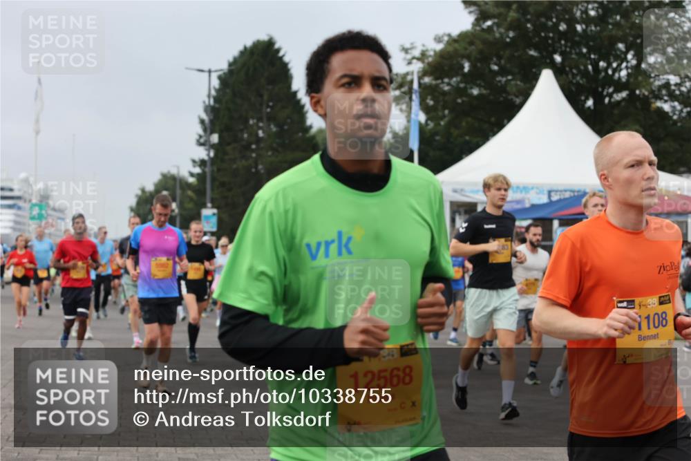 13.09.2026 - Kiel Lauf Andreas Tolksdorf http://msf.ph/oto/10338755 13.09.2026 09:55:17 Kiellinie 12568, 438, 108 meine-sportfotos.de