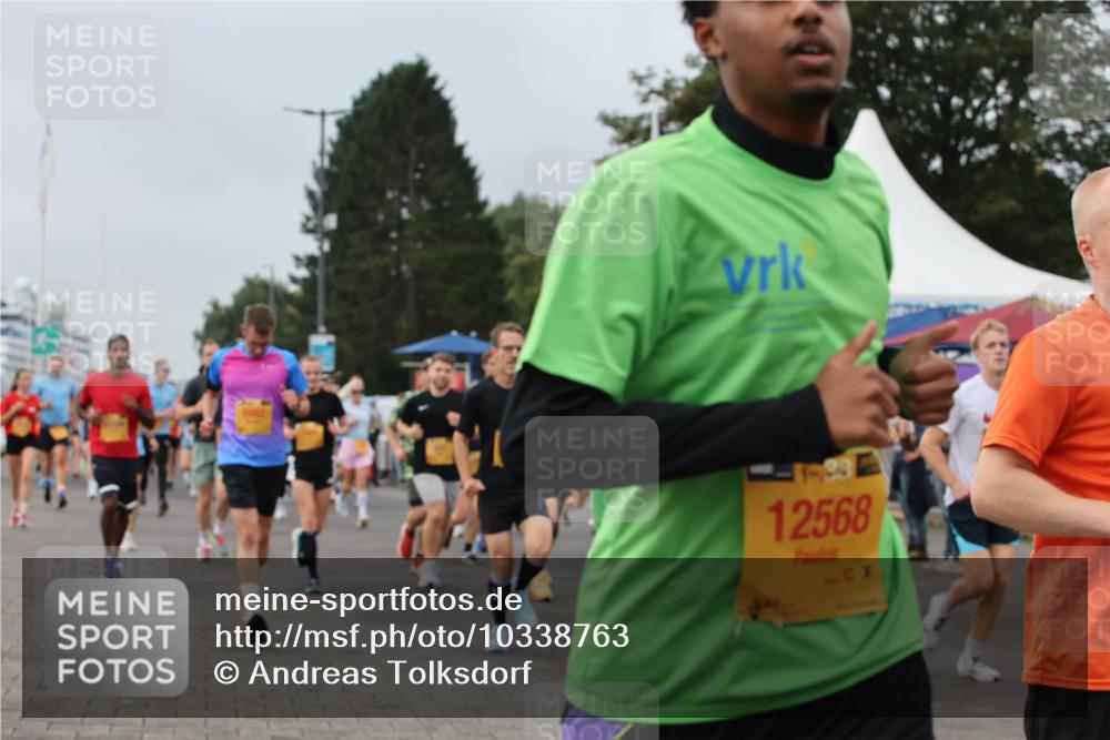 13.09.2026 - Kiel Lauf Andreas Tolksdorf http://msf.ph/oto/10338763 13.09.2026 09:55:17 Kiellinie 1999, 12568 meine-sportfotos.de